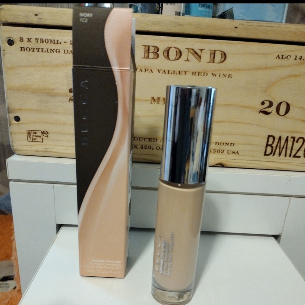 BECCA Ultimate Coverage Foundation in Ivory 1C2